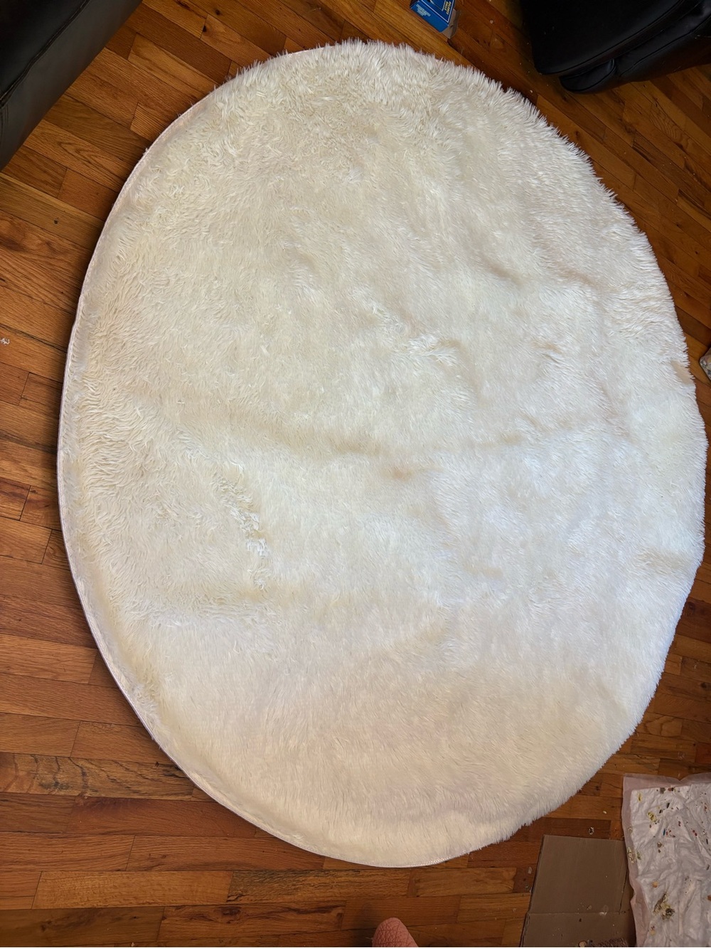 Plush Cream Round Faux Fur Area Rug — Unbranded 70” Circumference Preowned